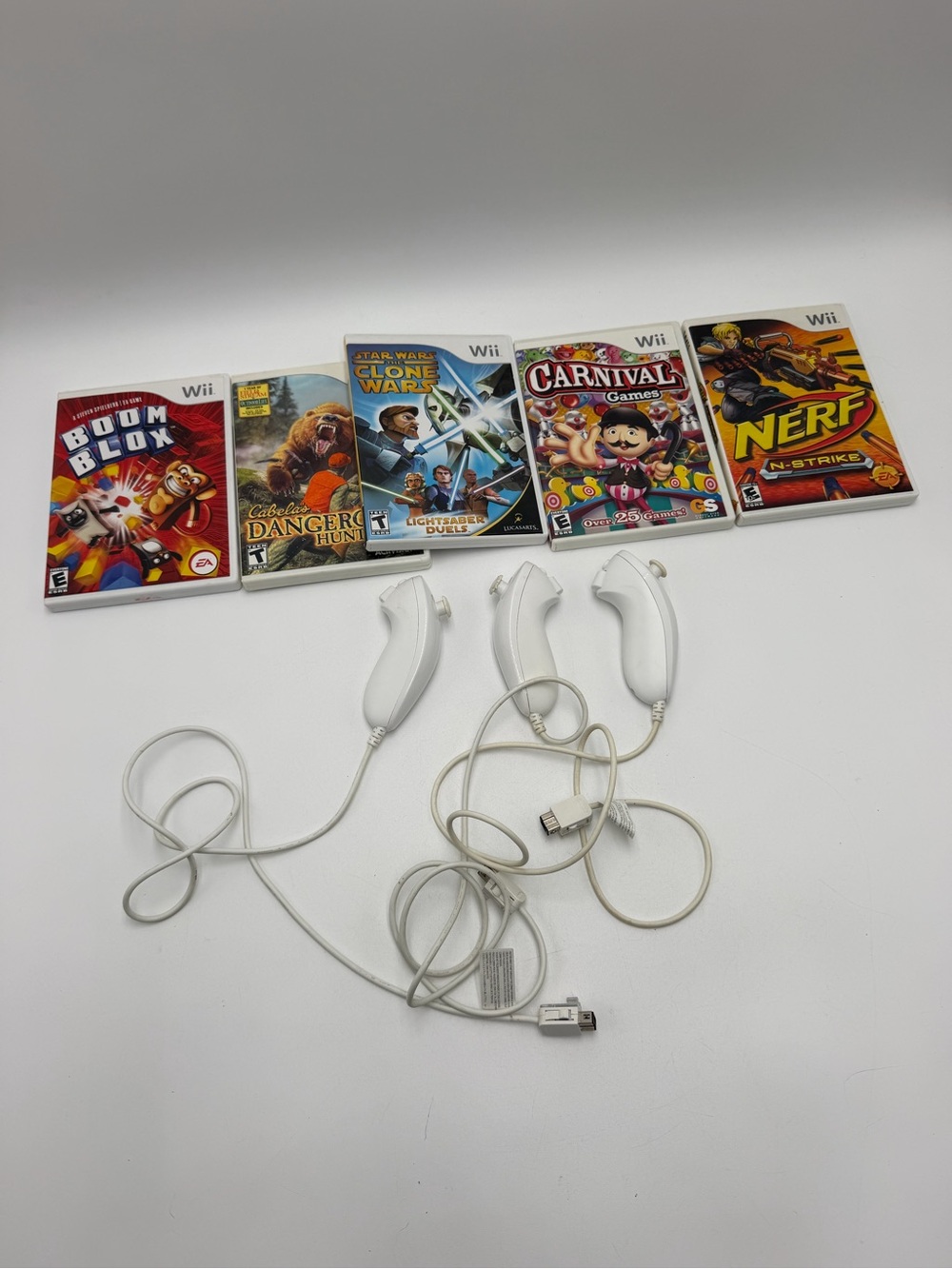 Nintendo Wii Game Lot of 5 Tested Working + 3 Nunchuk Controllers Star Wars Nerf